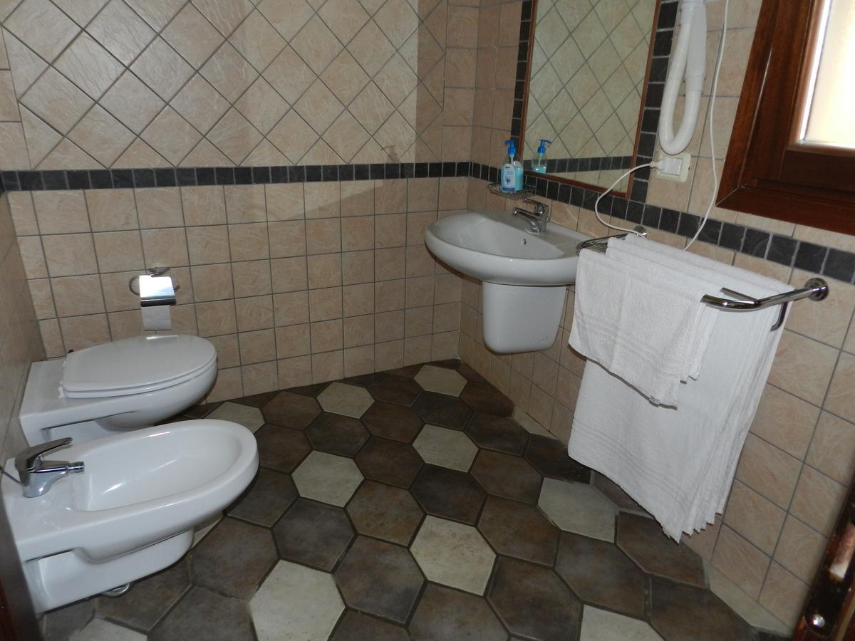 Hotel Minnia Budoni Ngoại thất bức ảnh